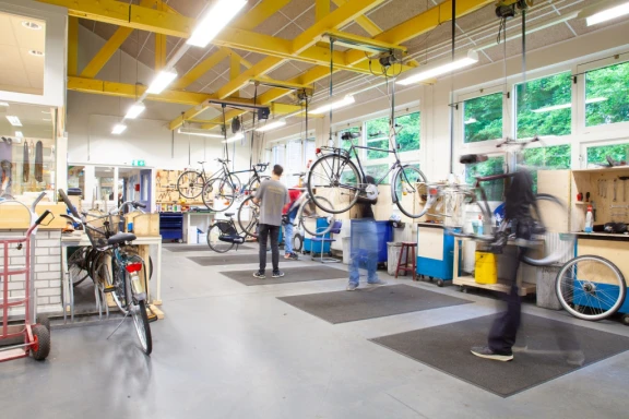 Afbeelding van de werkplek 'Pro Persona - Zin! Houtwerkplaats en Fietsenmakerij'.