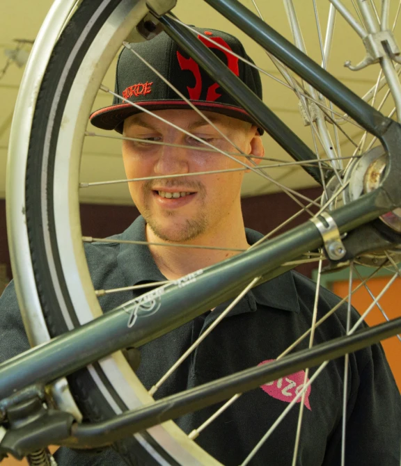 Afbeelding van de werkplek 'Fietsenwerkplaats SizaWerk'.