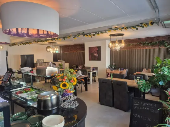 Afbeelding van de werkplek 'Pia Lunchroom'.